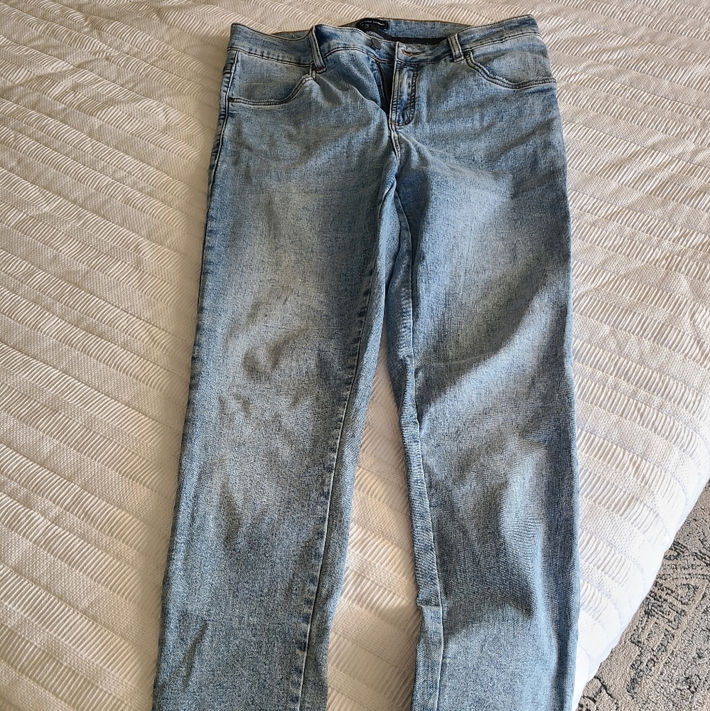 Universal Standard Seine High Rise Jean Light Wash Light Distressing NWOT